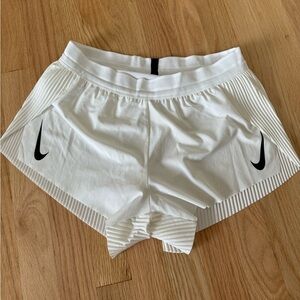 Women’s Nike aeroswift shorts